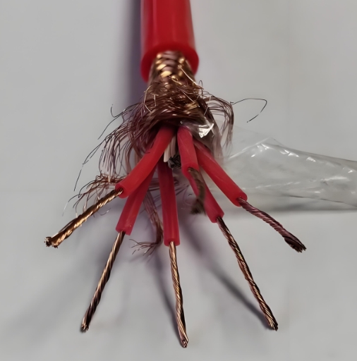 南牌電纜今天就跟您說說遇到電纜進水應(yīng)該怎么做.jpg 南牌電纜今天就跟您說說遇到電纜進水應(yīng)該怎么做.jpg